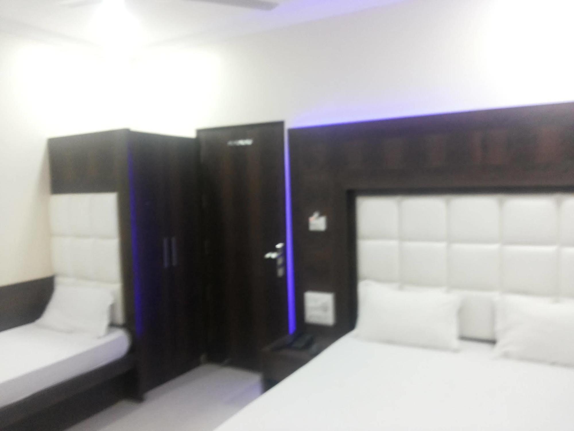 Hotel Pink City @ Opposite New Delhi Railway Station Paharganj Exterior foto