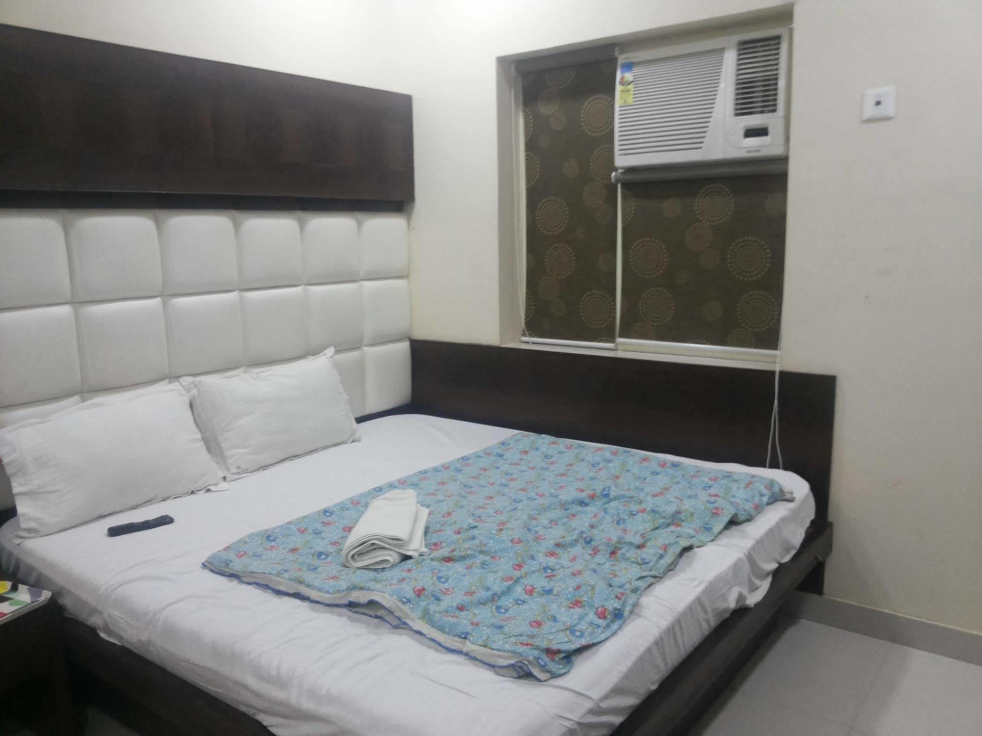 Hotel Pink City @ Opposite New Delhi Railway Station Paharganj Exterior foto